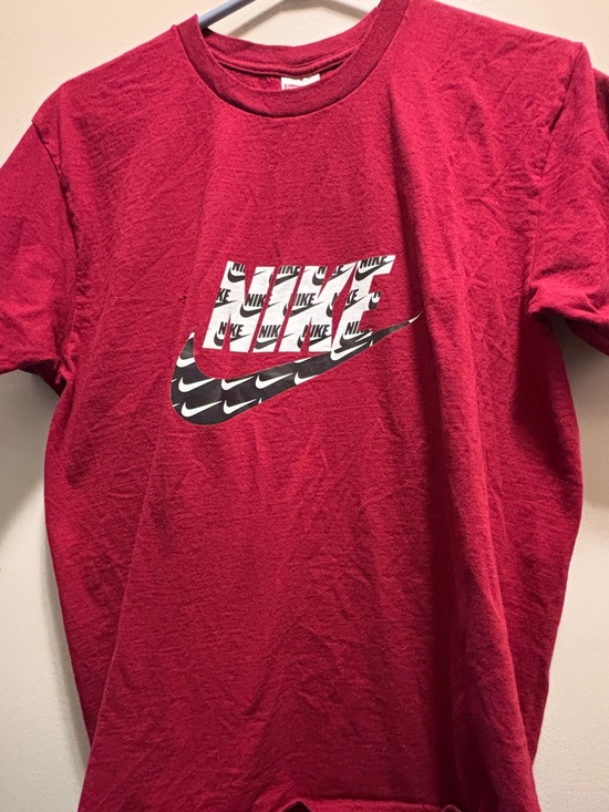 Nike Other - NIKE Surpreme Men’s T-shirt Size Medium